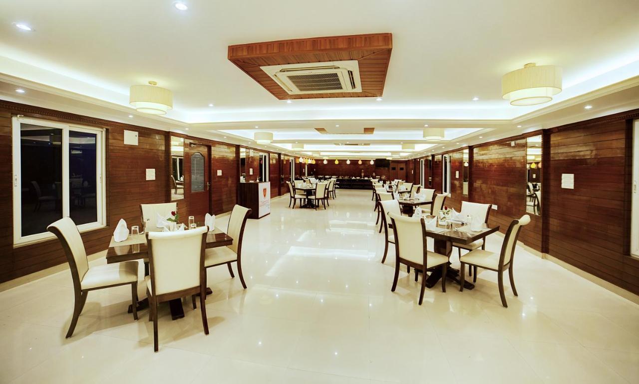 The Liverpool Blue Hotels Bangalore Exterior foto