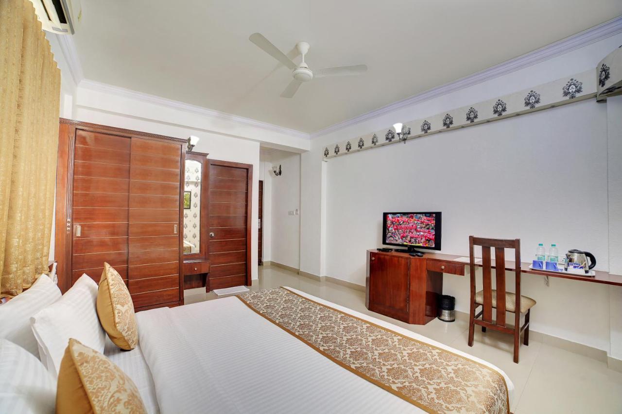 The Liverpool Blue Hotels Bangalore Exterior foto